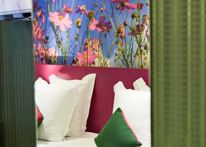Hotel Jardins De Montmartre 3*