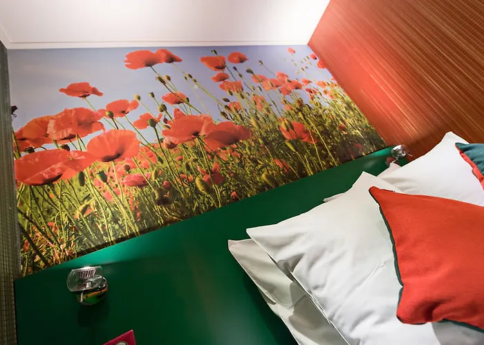 Hotel Jardins De Montmartre 3*